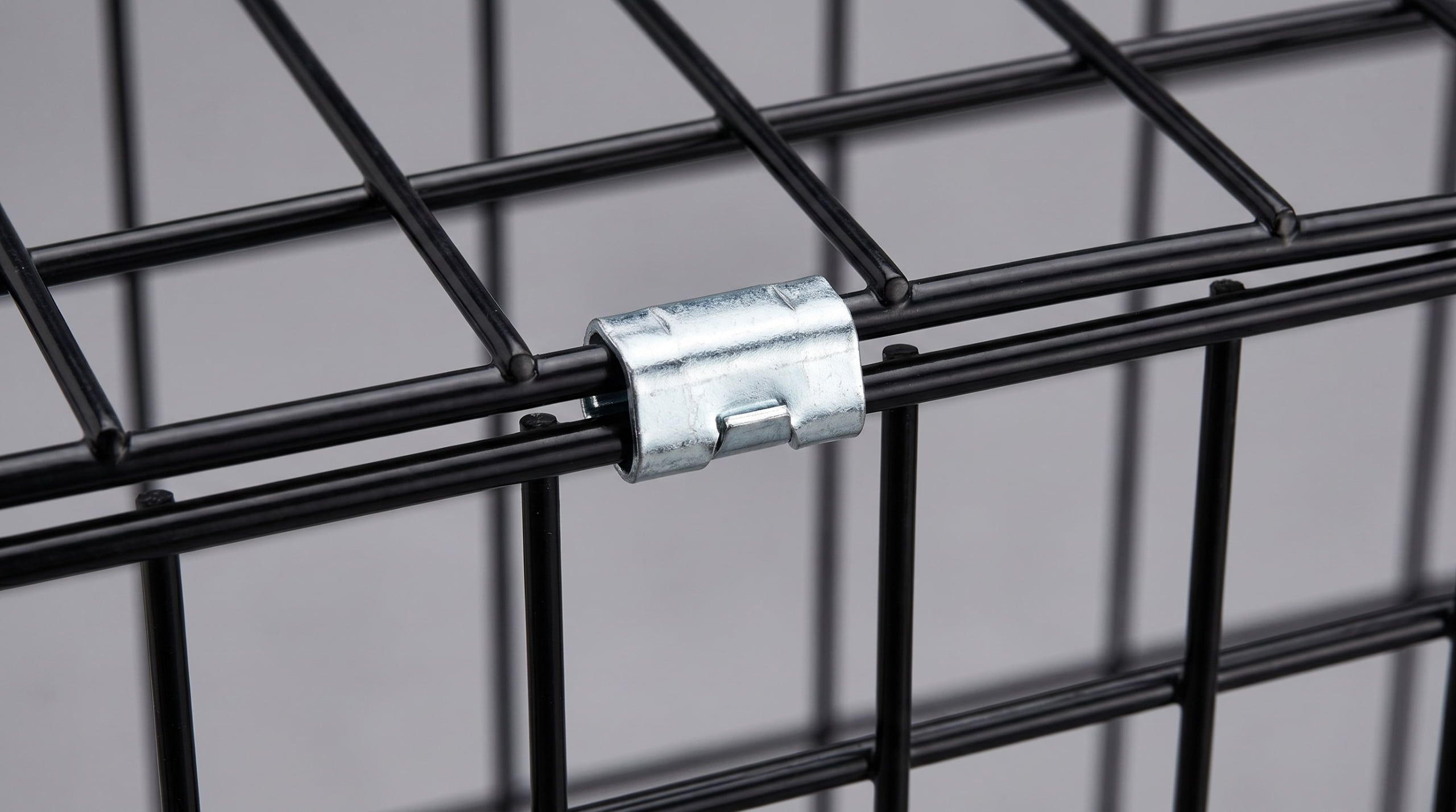 Wire clips (jia ma kou) on folding wire dog crate - how the folding mechanism works